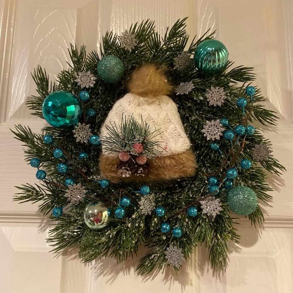 Christmas Wreath With Hat
